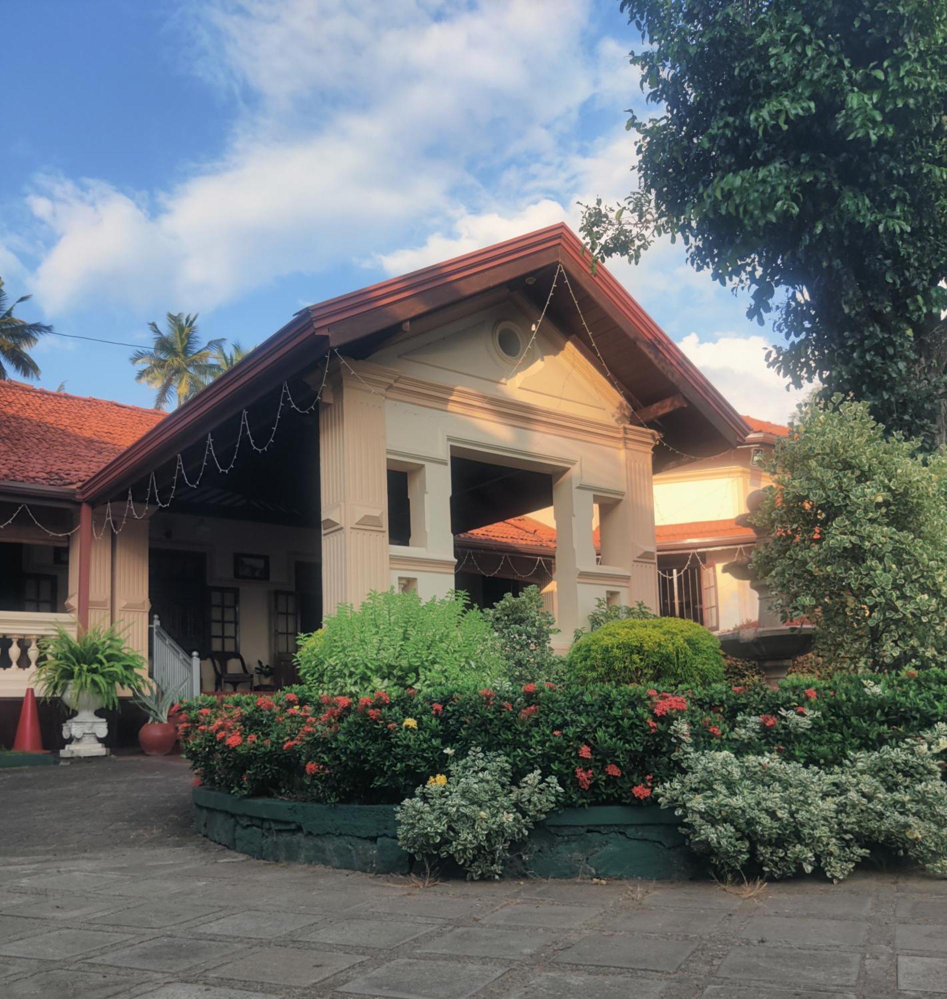 Grand Colonial Viveka Hotel Kurunegala Eksteriør billede