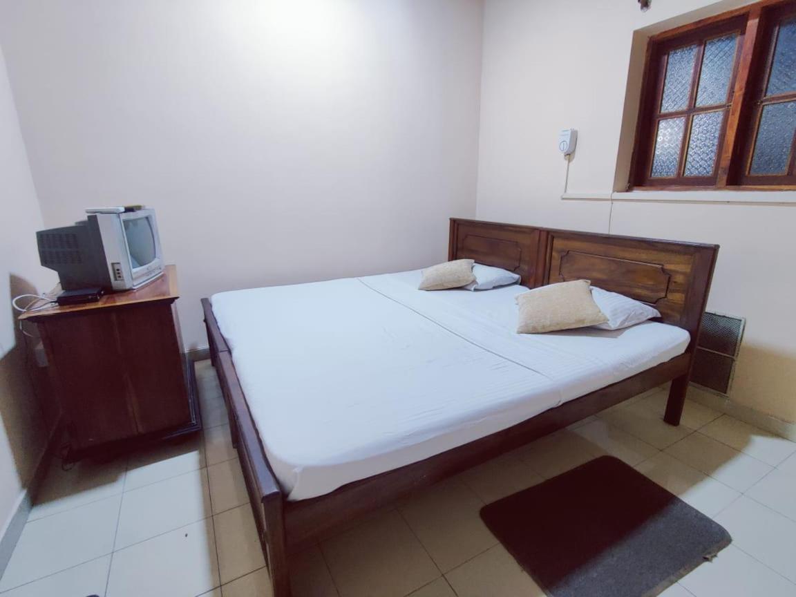Grand Colonial Viveka Hotel Kurunegala Eksteriør billede