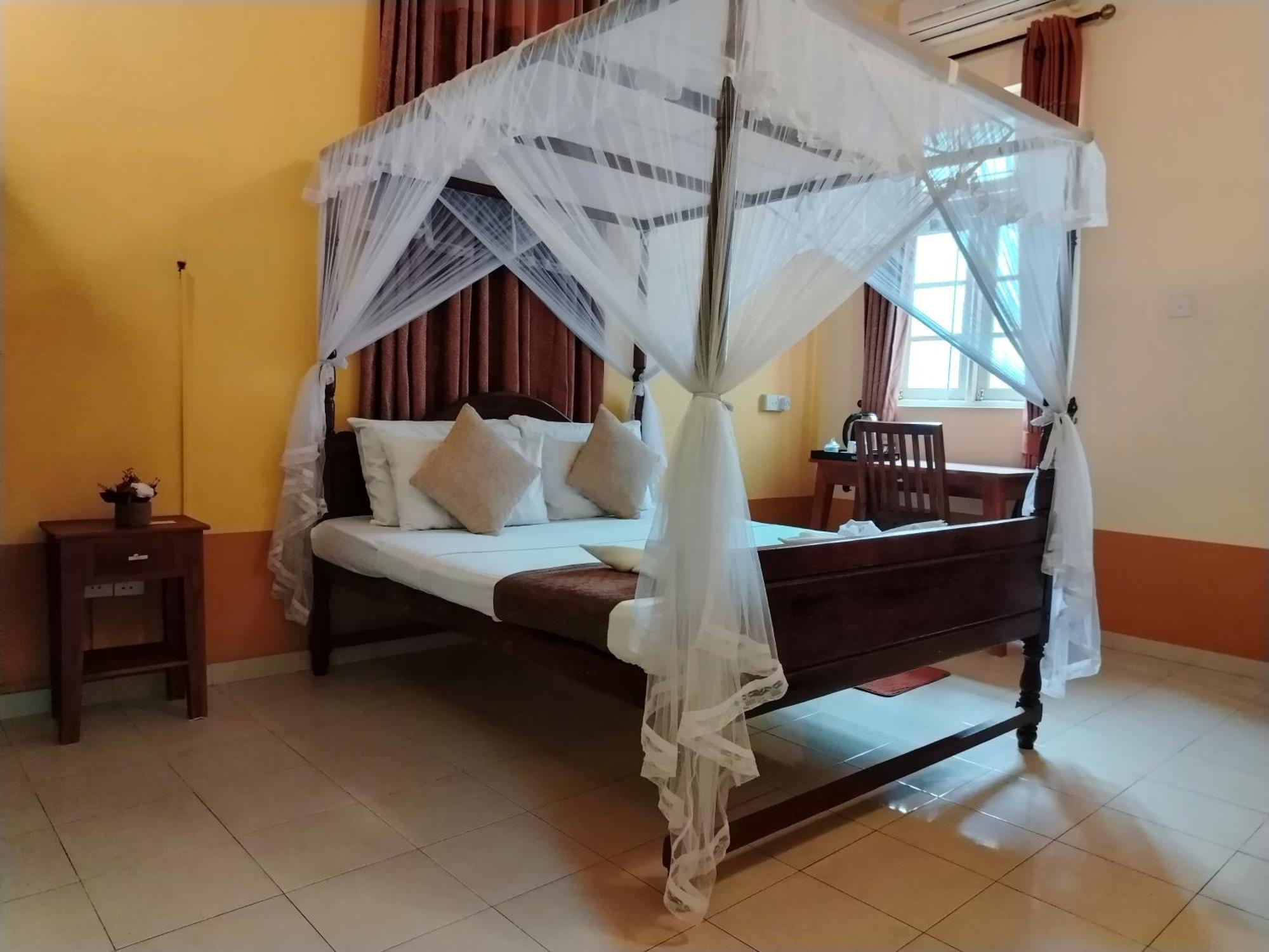 Grand Colonial Viveka Hotel Kurunegala Eksteriør billede