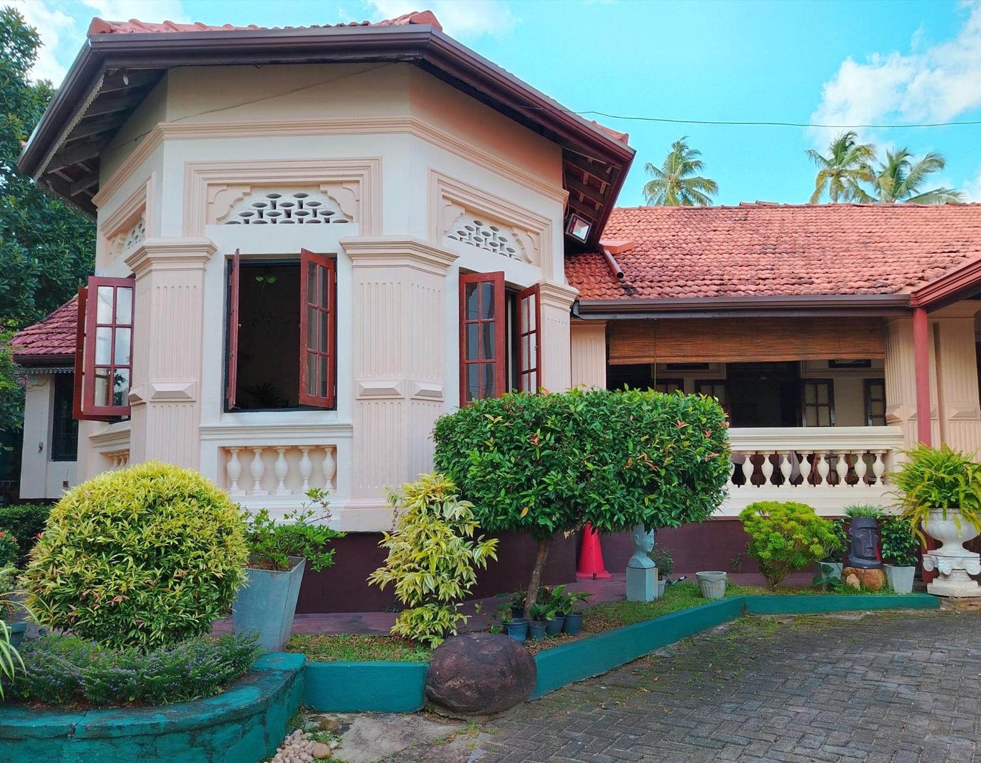 Grand Colonial Viveka Hotel Kurunegala Eksteriør billede